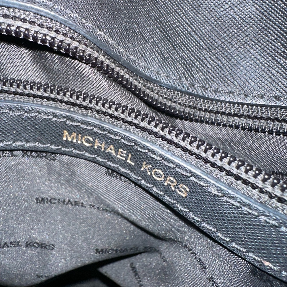 Michael Kors Ava Small Saffiano Leather Crossbody – Black – Like New - Picture 7 of 12